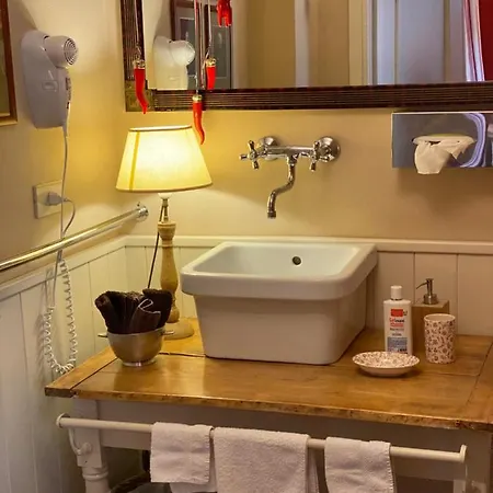 Binot Bed & Breakfast